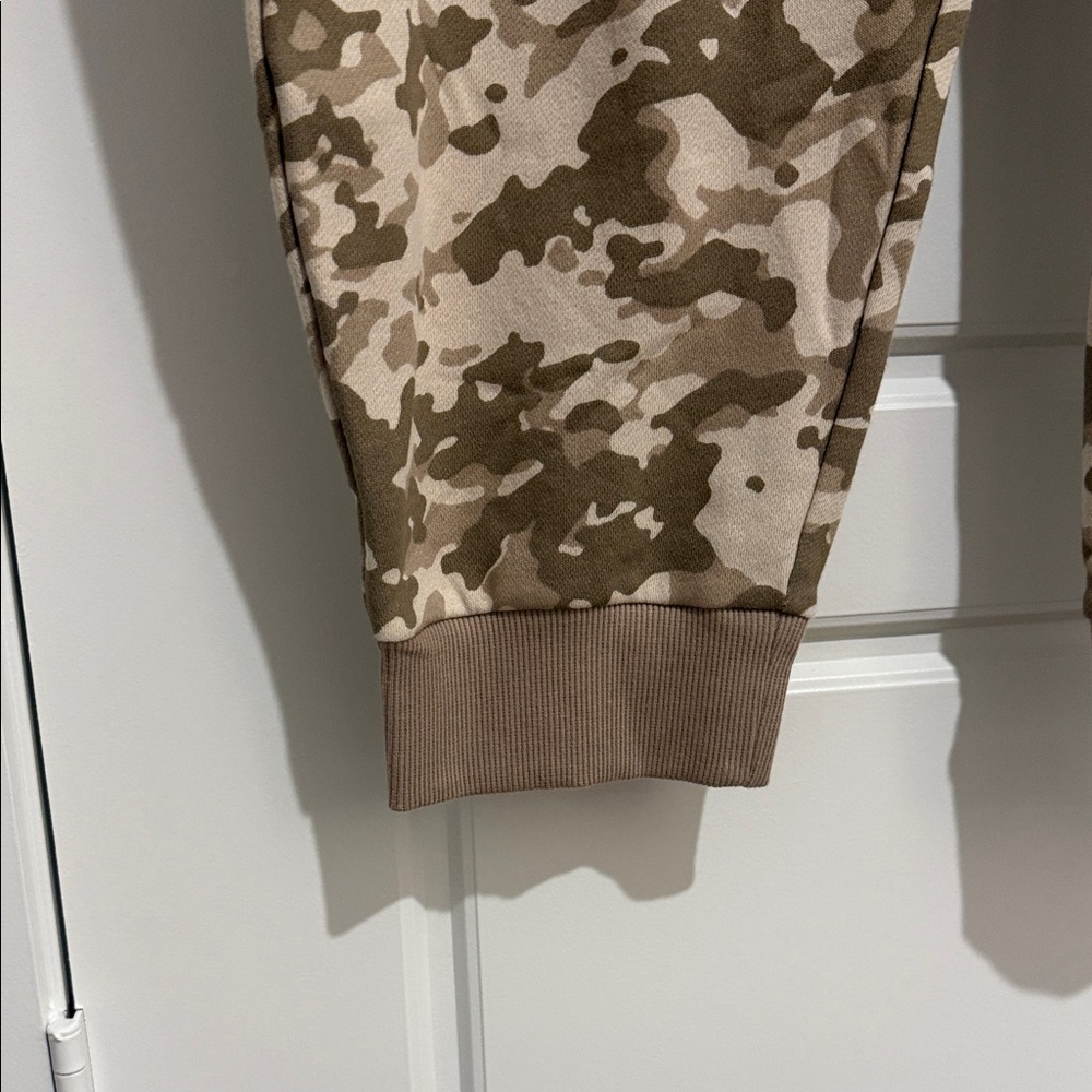 Under Armour Camouflage Jogger Pants - Picture 4 of 6
